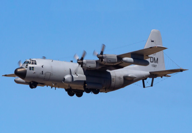 12架ec-130h电子战飞机(图中展示1架)36架hc-130j空中搜救机(图中展示