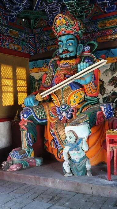 封神演义步战猛将魔礼青死于黄天化的攒心钉死后为何很抢手