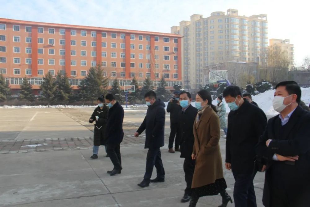 肇东融媒|副市长张桂荣深入肇东师范学校督导检查学校疫情防控和校园