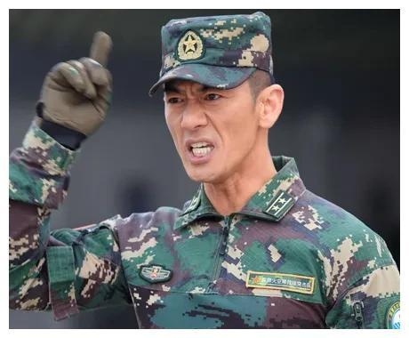 演员任天野17岁流浪广州结婚时被老丈人嫌弃亲弟弟小他35岁