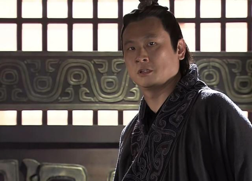 剧中的赵高原本是现代的一位厨师,名叫高要,意外与主角易小川穿越到了