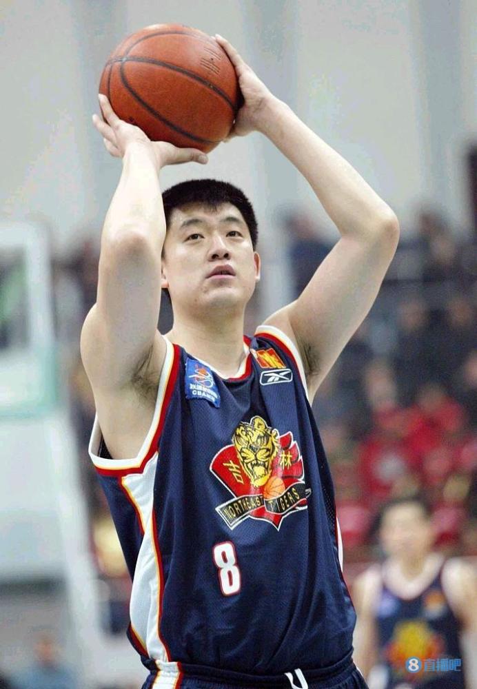 cba 网友晒 “虎王”孙军野球场表现 宝刀不老三分依旧神准！