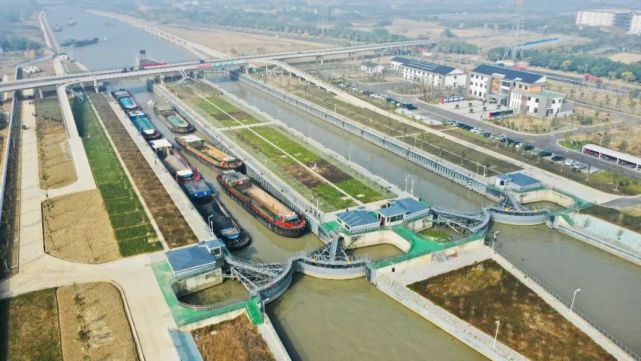 常州市首座双线交通船闸前黄船闸正式运行