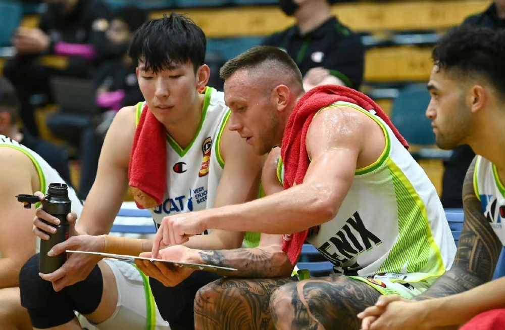 周琦 三场季前赛，周琦篮板、盖帽全队第一！赶紧去冲击NBA吧