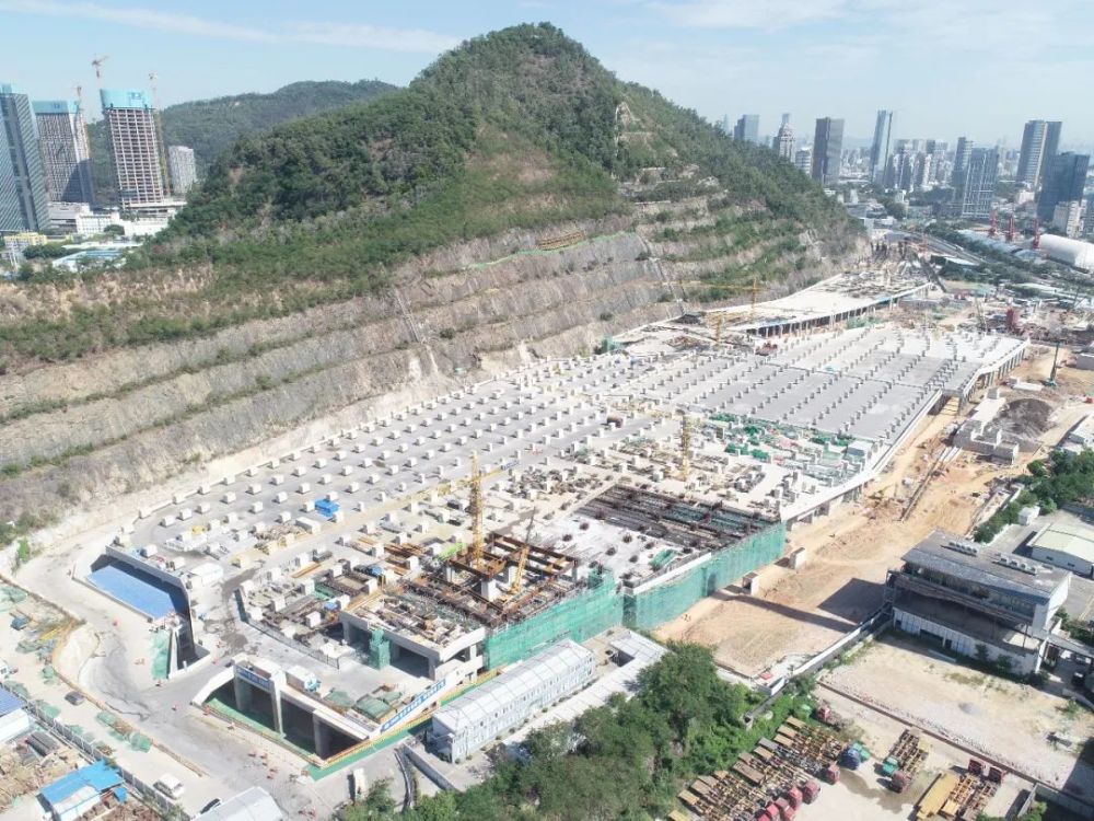 深圳最大在建地铁停车场运用库区已全面封顶