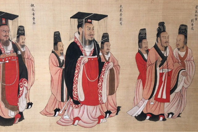 中国古代官员服装中的点睛之笔方心曲领