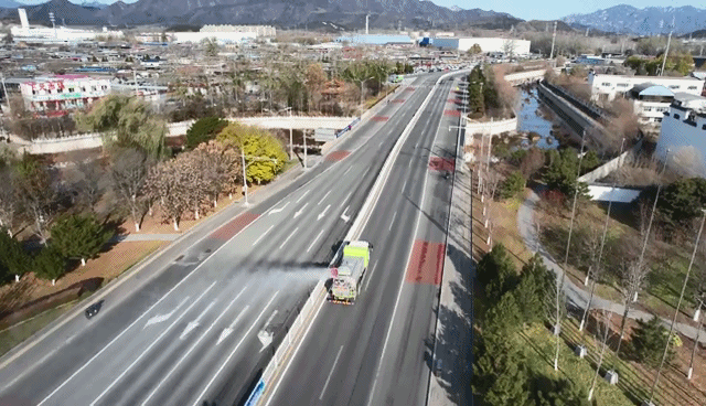 怀柔街头出现雾炮车!