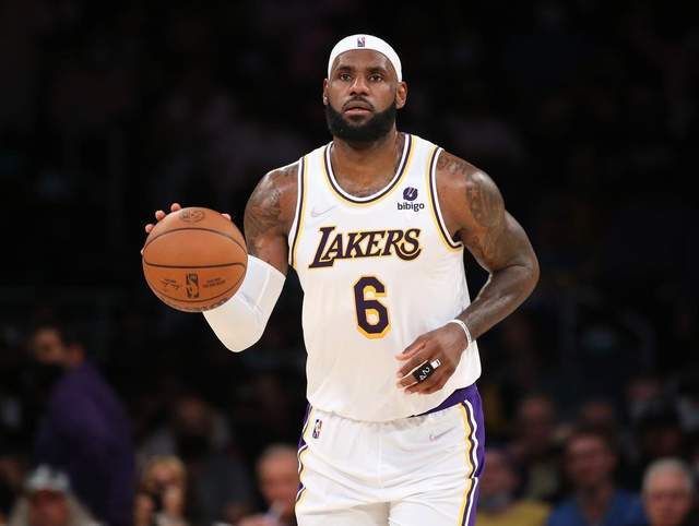 保罗-皮尔斯 夺冠无望？多位NBA人士为湖人下定论，戴维斯发火表决心