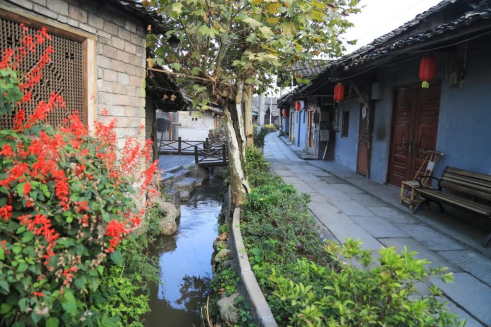 峨眉罗目享受地道小镇生活展现古镇古韵新颜