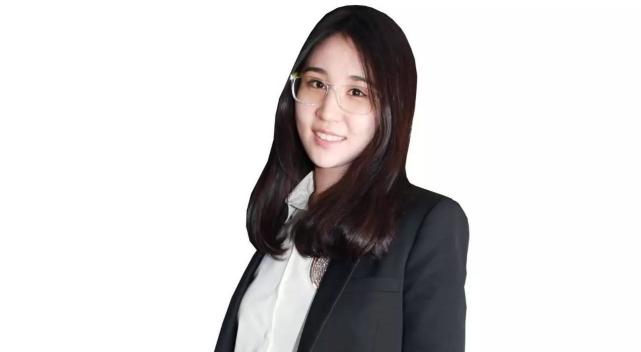 方福媛,90后,安徽亳州人,毕业于加拿大英属哥伦比亚大学,现任珍宝岛