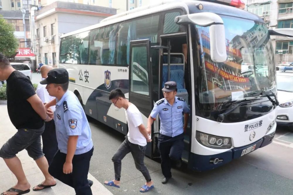 【雷霆行动】抓获40人追赃60万 刑侦大队严打犯罪不停歇