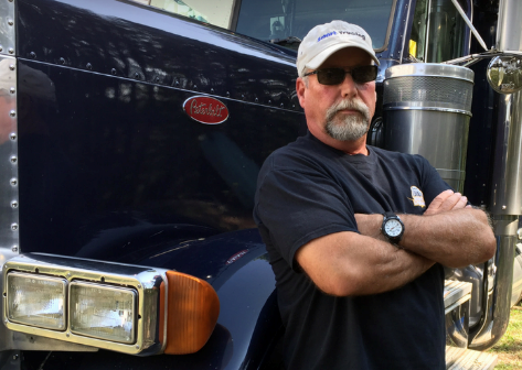 年薪80万卡车司机当选美国人大代表却查出了黑社会背景