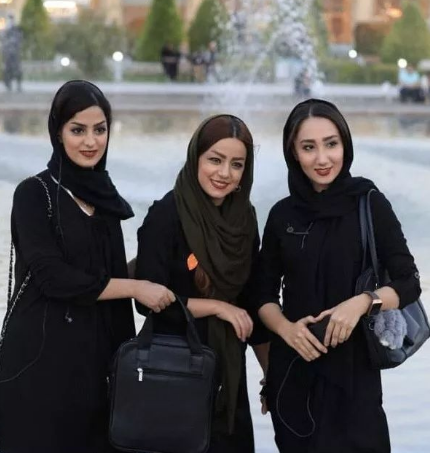 强国之一,早在公元前1000年之前,阿曼人就掌握了先进的造船和航海技术