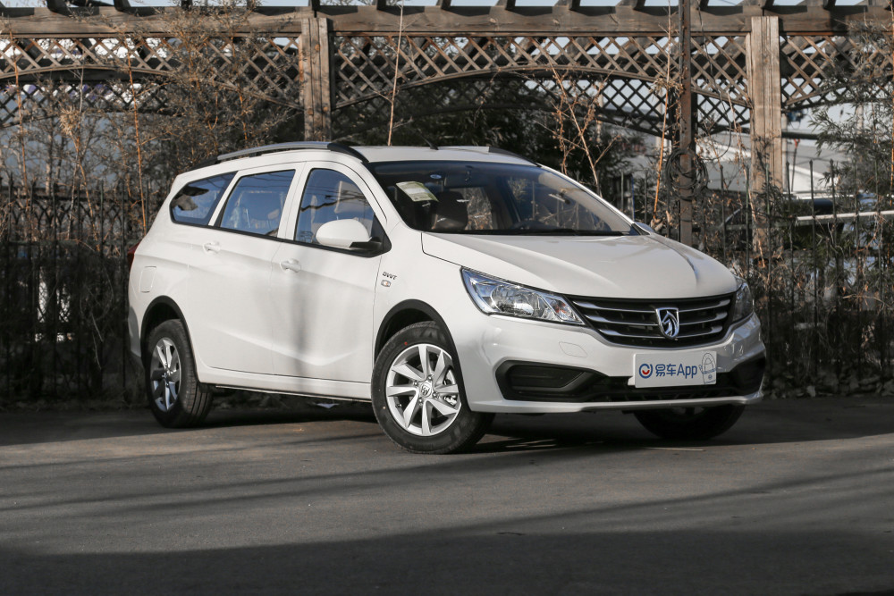 【小鲨帮选车】上汽通用五菱宝骏310w解读 不到5.78万可以盘它吗