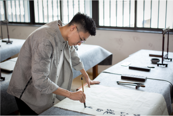 2021南山文艺人才推广计划|庞广龙:闪耀的艺术灯塔照亮生命