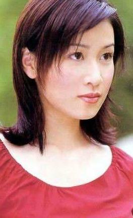 tvb双料影后佘诗曼的事业逆袭,但她背后的5个男人,都让她失望了