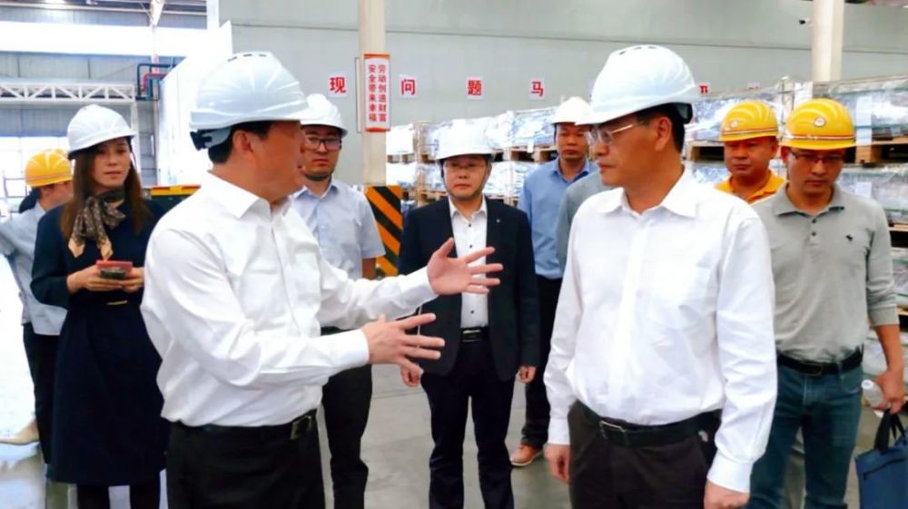 中国工程院院士凯盛科技集团董事长彭寿一行到台玻考察调研