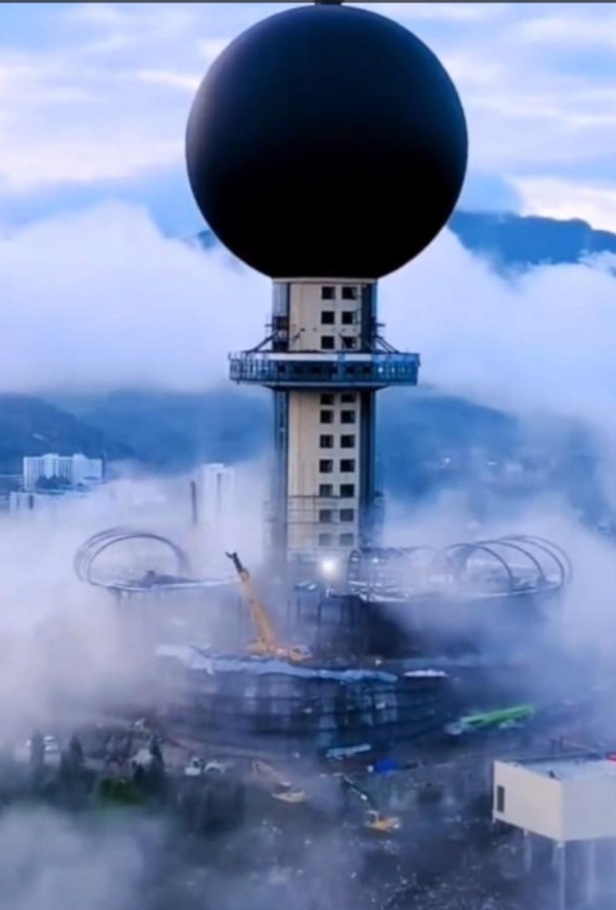 人造月亮贵州月亮山上最美人造月亮已经建成使用其亮度是月球的8倍