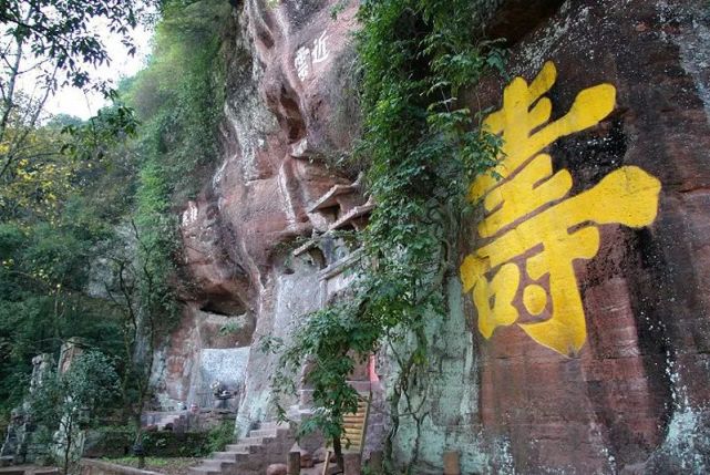 地方;忠烈巖是祭祀關公的地方;而壽字巖的