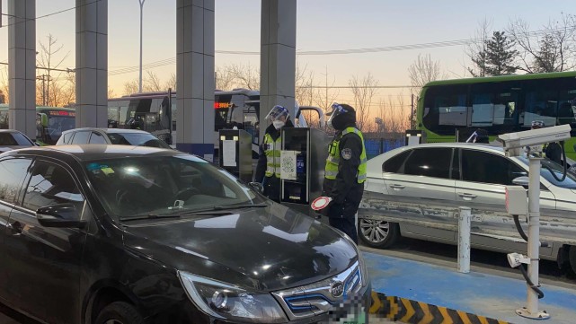 管理措施,北京警方日均投入5000餘警力,截至21日24時,總共盤查車輛73