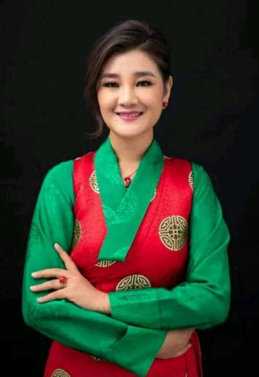 一首《走天涯》红遍全国,降央卓玛被刀郎告上法庭后,现状如何?插图13