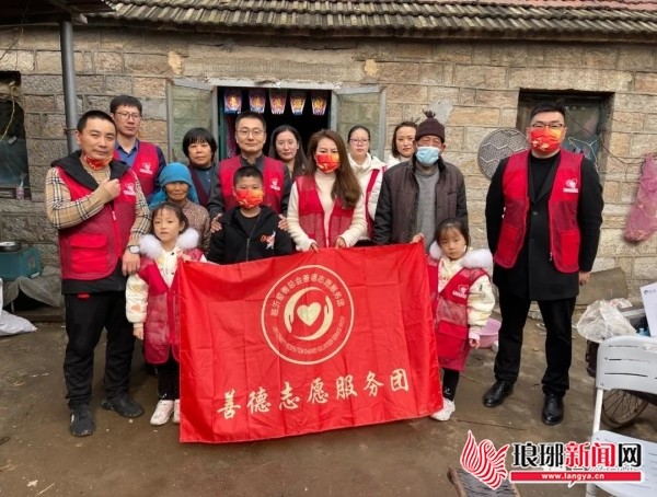 临沂慈善总会善德志愿服务团开展兰陵县神山镇新亚学校公益助学活动