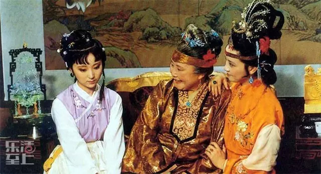 读《红楼梦》:林黛玉进贾府,为什么两个亲舅舅都不见她?