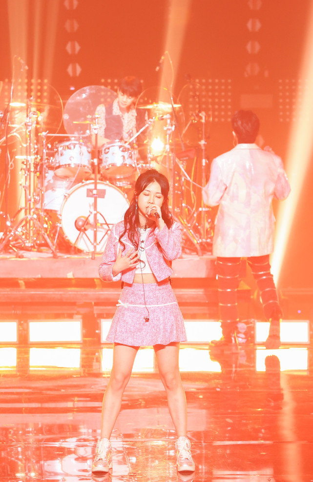 石玺彤《中国潮音》舞台首秀 原创歌曲《大风》说和唱结合打造国乐