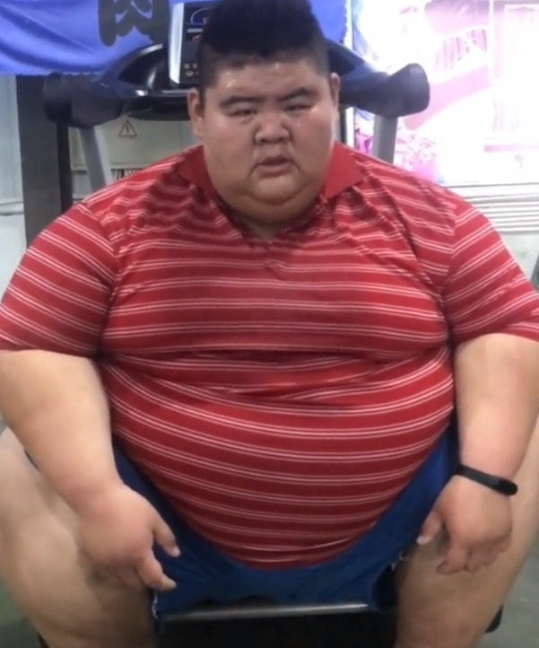 中国第一胖王浩楠官宣结婚妻子颜值高身材好网友挺般配