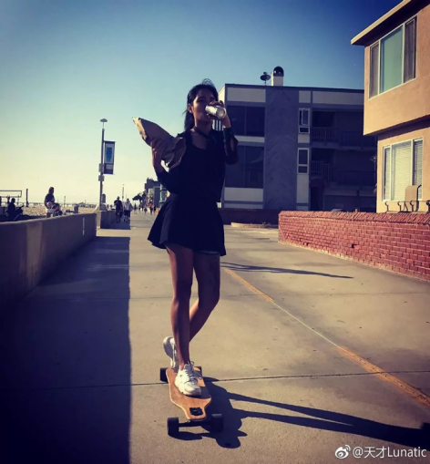 中国女孩高天韵为美国国籍宁愿在美国当兵七年如今却后悔想回国