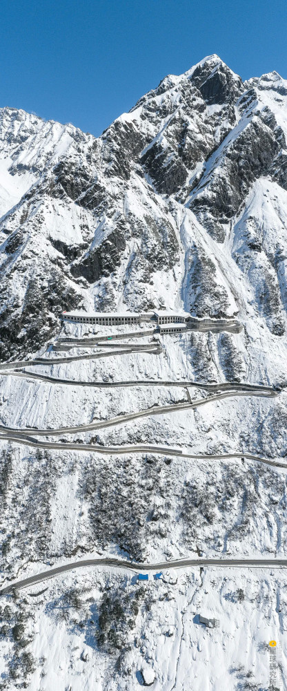 出发穿越中国最长国道219