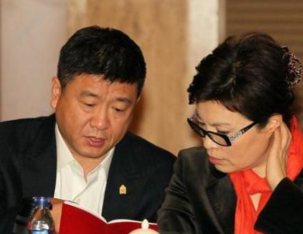 前央视一姐李瑞英工作28年零失误为何被骂六亲不认