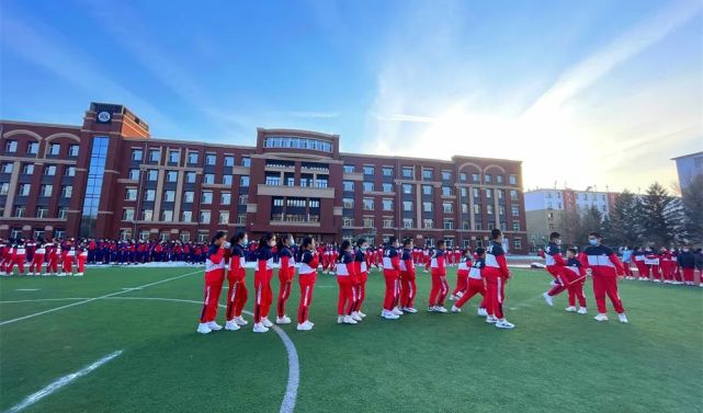 亚桥中学旗舰古川校丨体轻能为掌上舞力拔山兮气盖世