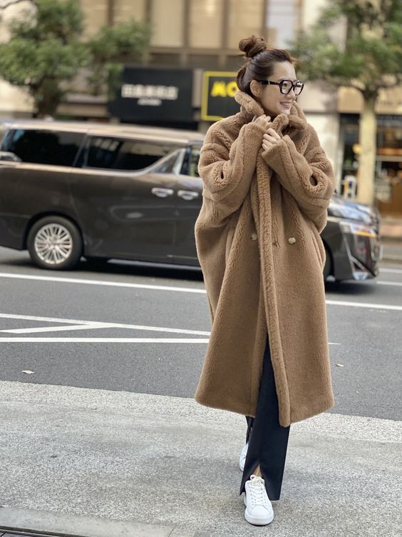 冬季穿衣别乱叠,学日本女人做减法,简约大方的穿搭更适合普通人