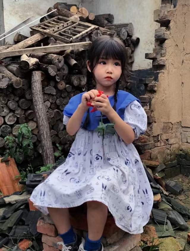 "折翼天使"蓝妮妮:倾国容颜下,却埋藏着父母无法言说的痛