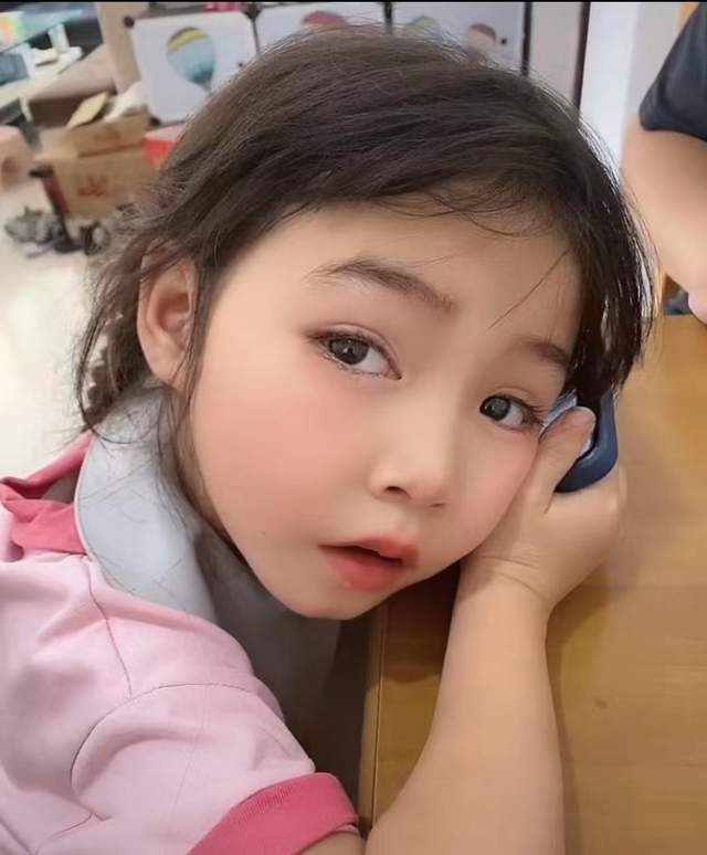 "折翼天使"蓝妮妮:倾国容颜下,却埋藏着父母无法言说的痛