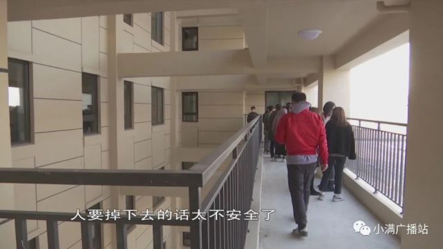 消防连廊除了平时方便业主们乘坐电梯,更重要的作用是紧急情况下的