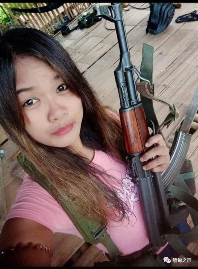 缅甸女子不爱红妆爱戎装扛枪参加训练成立女子战斗营