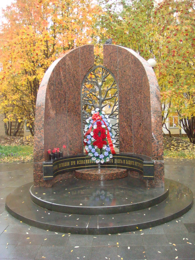 库尔斯克战役纪念碑图片