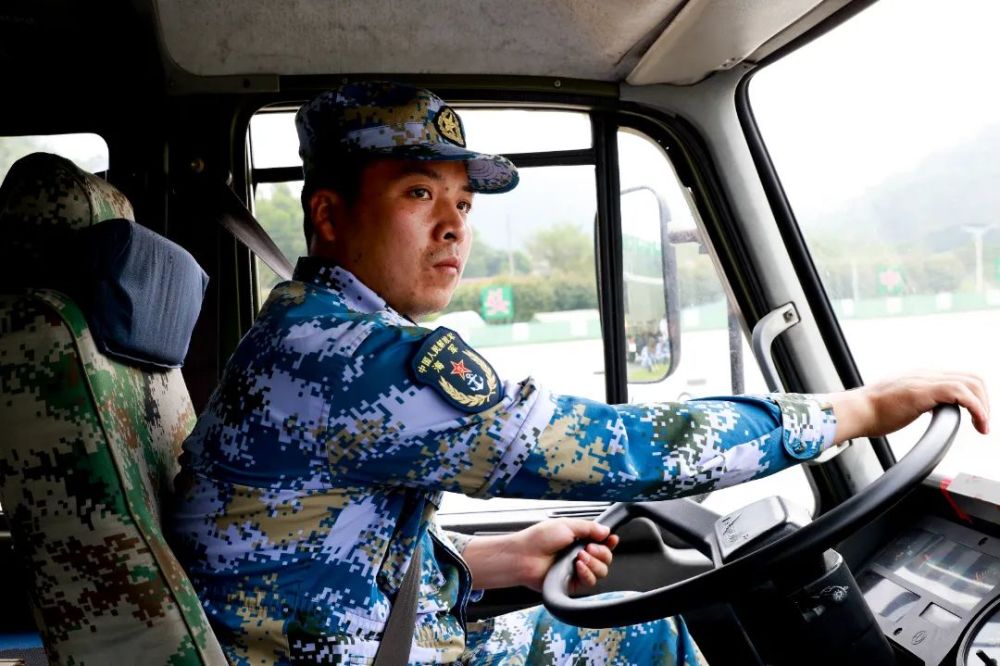 中国人民解放军汽车兵图片