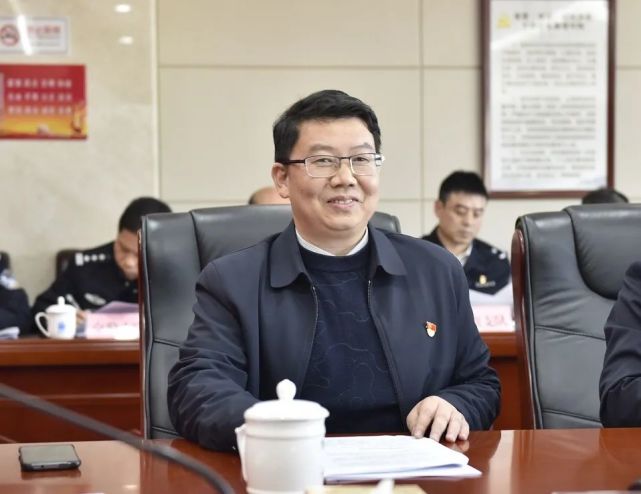 娄底市公安局举办党的十九届六中全会精神专题辅导讲座