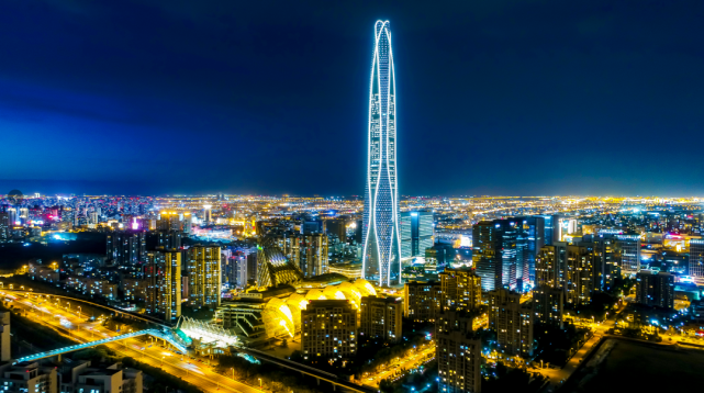 重新定义着天津的天际线"津沽棒",津塔透露着"有颜值更有实力"的自信