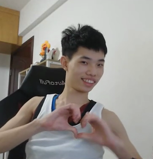 想想,在鲨鱼呦的直播间里,不但能听到鲨鱼呦那撕心裂肺的"夏波"和"