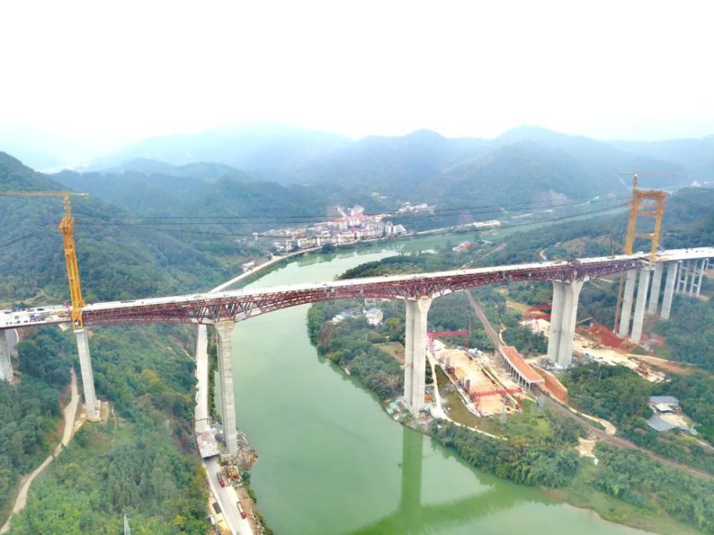 沙溪大桥主桥顺利合龙!莆炎高速三明段离建成通车又近一步_腾讯新闻