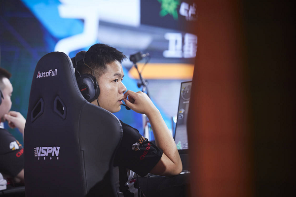 【传奇】念旧,白鲨军团的王炸利器!|王炸|穿越火线|白鲨战队|英雄联盟