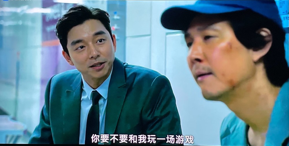 饰演肩负重任带领精锐队员们飞往废弃的月球基地回收神秘样本的精明
