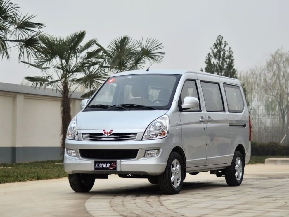 销量分析:五菱荣光是由上汽通用五菱厂家独家打造而成的,市场表现可以