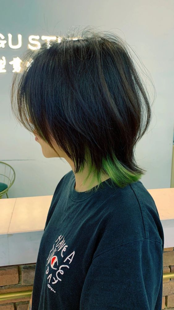 当下最火发型有哪些?个性短发创意染半头烫,时尚出彩很自然插图2