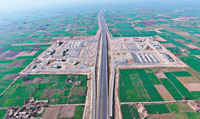 图为巴基斯坦卡拉奇至拉合尔高速公路第三标段项目鸟瞰图.