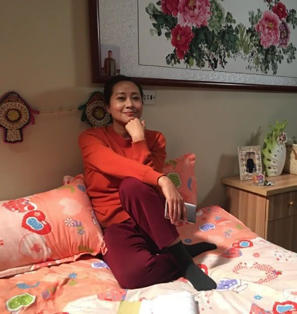 黑妹戚慧5次上春晚因丈夫病逝巅峰时退圈5年才走出悲伤